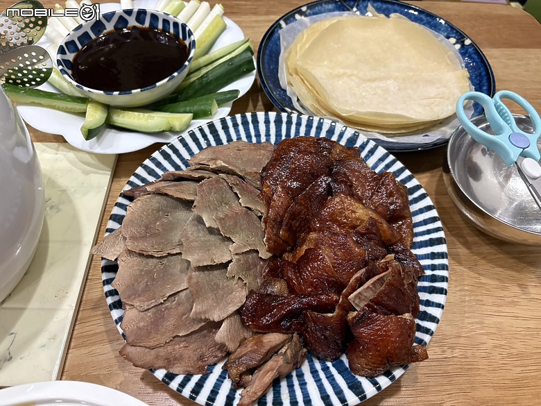 點我看大圖 【小惡魔驫到成功】除夕團圓飯報到!今年外帶年菜靠 NN-ST65J神助攻,讓整桌飯菜熱騰騰