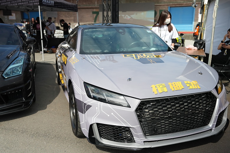 點我看大圖 港邊的引擎咆哮,高雄移動時尚週超熱鬧!AUDI RS3 帶你感受賽車 DNA