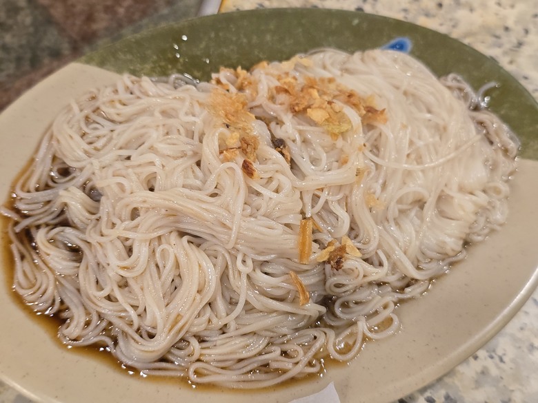 【小惡魔驫到成功】桃園77藝文町-日式老屋群落丨霸味薑母鴨-中壢店 薑味濃炭火旺