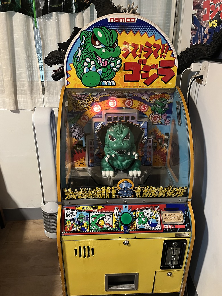 【小惡魔驫到成功】哥吉拉來襲！高雄鹽埕「怪獸喫茶」咖啡店