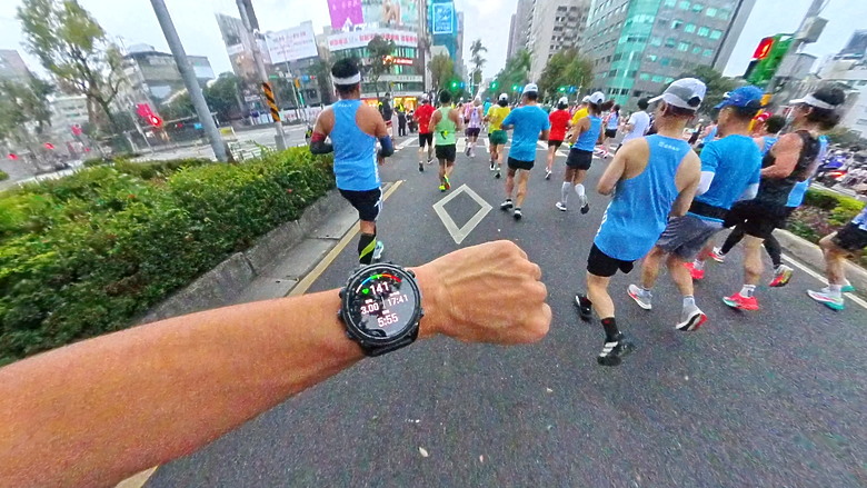 (映像運動) “2025臺北馬拉松 EP3”找回成功挑戰初馬的感動in 2025臺北馬拉松 42k(天氣：陰雨、起跑氣溫：20、濕度：84%)