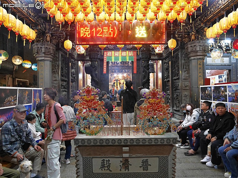 【小惡魔驫到成功】普濟殿燈會與馬年神農街花燈展,過年來臺南賞燈海 — 2026年新年走春 第二站