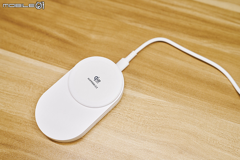 點我看大圖 「 開箱 」Hipporizz Zeno Qi2.2 25W 三合一無線充電器開箱與使用心得分享