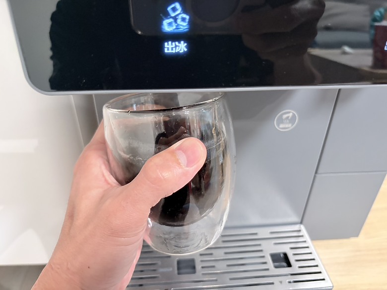 【小惡魔驫到成功】四季皆可飲 冰水・熱水・冰塊一次搞定 ｜Haier 桌上型RO冰鑽瞬熱飲水機