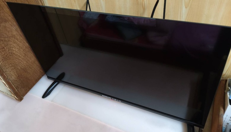 【小惡魔驫到成功】台灣三洋 SMT-32MB3 開箱:十多年老電視退役,原來現在很多新機種都沒內建視訊盒?
