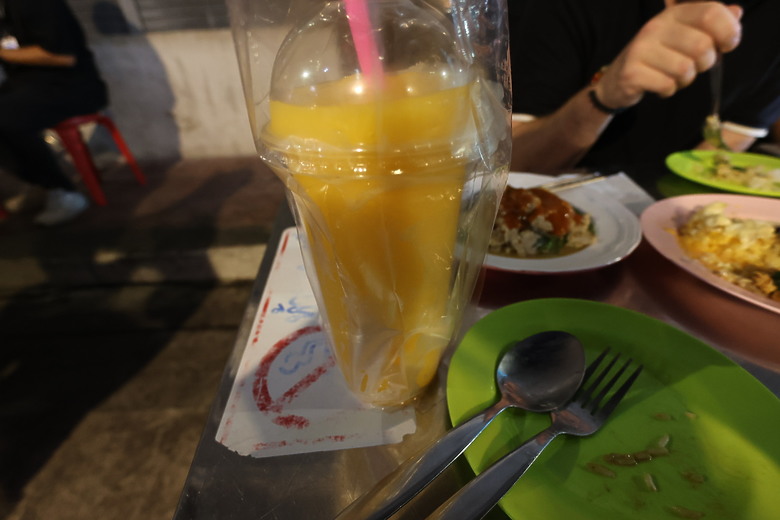 點我看大圖 泰國曼谷--Dusit Central Park百貨/唐人街夜市/ICONSIAM購物中心/美食觀光巴士/BIG C伴手禮天堂/朱拉隆功夜市
