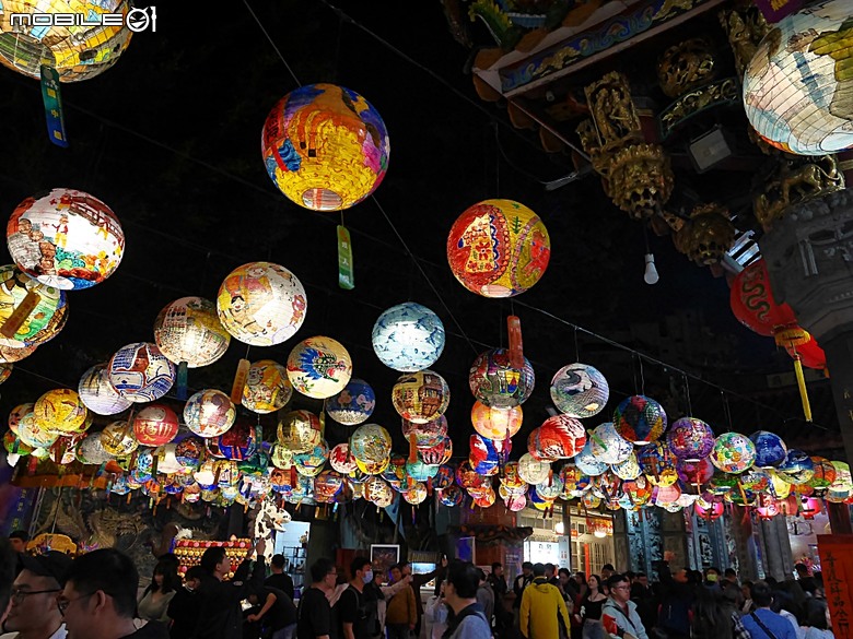 【小惡魔驫到成功】普濟殿燈會與馬年神農街花燈展,過年來臺南賞燈海 — 2026年新年走春 第二站