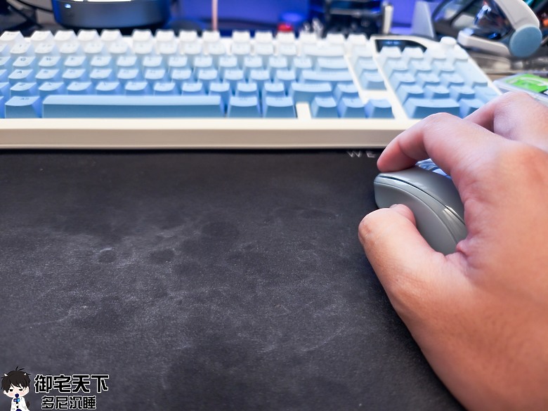 開箱｜【Targus 泰格斯】TARGUS AMW600 W600 2.4G 光學無線滑鼠 - 不到 300 元，1600DPI 的親民之作！