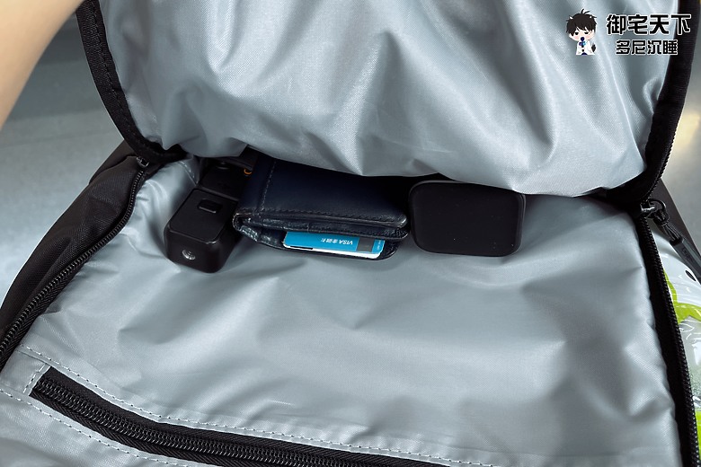 開箱｜【Targus 泰格斯】TBB657GL 15-16” Work+&trade; EcoSmart&reg; 背包 - 低調好用，有著極好筆電收納設計！