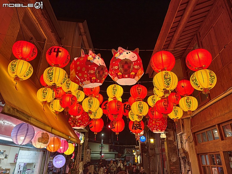 【小惡魔驫到成功】普濟殿燈會與馬年神農街花燈展,過年來臺南賞燈海 — 2026年新年走春 第二站