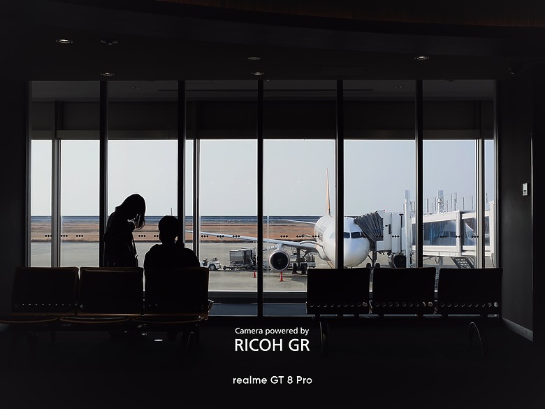 realme GT 8 pro × RICOH GR 街拍的光影協奏曲｜開箱使用分享