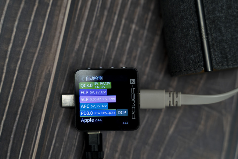 點我看大圖 【小惡魔驫到成功】Moshi IonGo 10K Duo-C PD充電帶線行動電源 ┇質感外型 ┇十年保固