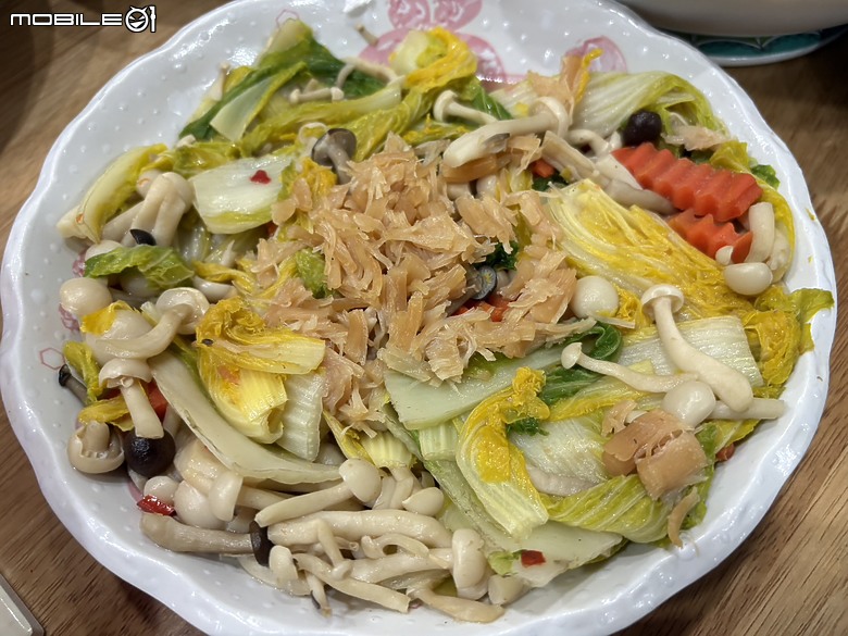 點我看大圖 【小惡魔驫到成功】除夕團圓飯報到!今年外帶年菜靠 NN-ST65J神助攻,讓整桌飯菜熱騰騰
