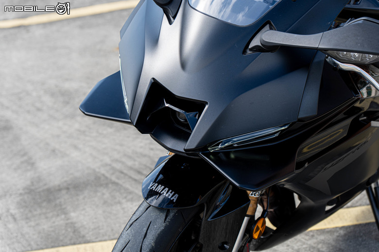 YAMAHA YZF-R9 試駕｜三缸新浪潮正式開啟跑車新紀元。