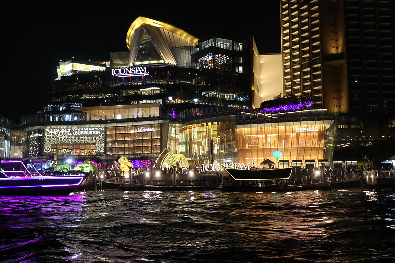 點我看大圖 泰國曼谷--Dusit Central Park百貨/唐人街夜市/ICONSIAM購物中心/美食觀光巴士/BIG C伴手禮天堂/朱拉隆功夜市