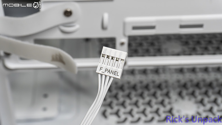 【開箱】終極機殼改裝 | FRAME 4000D LCD RS ARGB WHITE