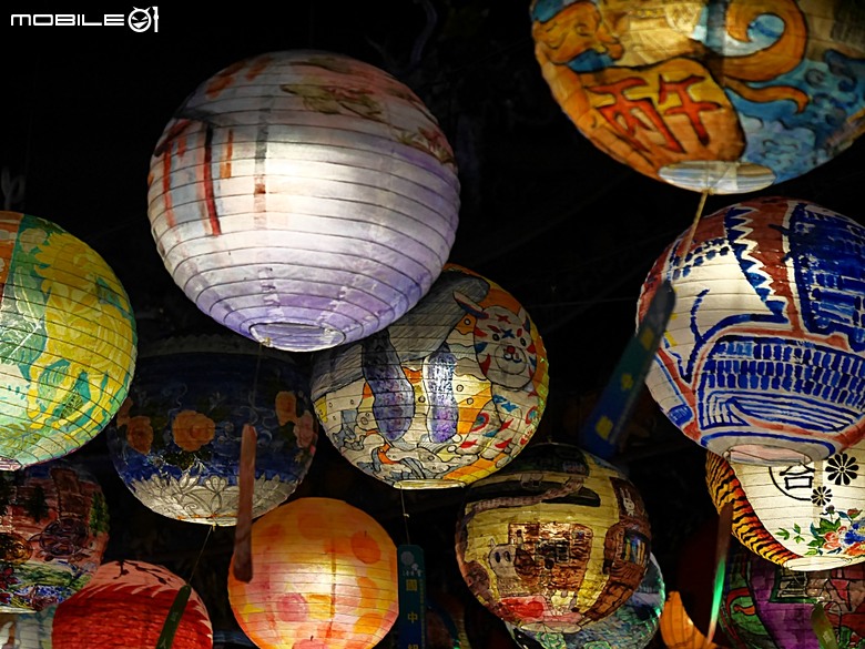 【小惡魔驫到成功】普濟殿燈會與馬年神農街花燈展,過年來臺南賞燈海 — 2026年新年走春 第二站