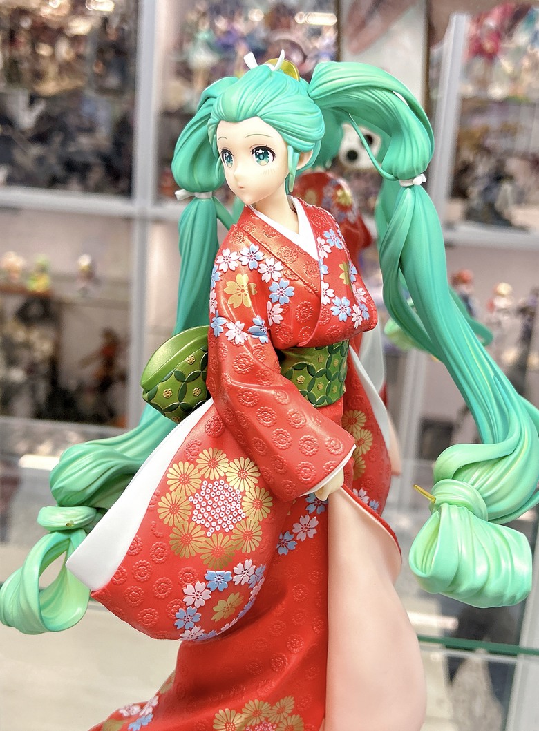 【開箱】初音未來 回眸美人未來 Ver.，梳起瀏海的初音，多一分溫柔的可愛！