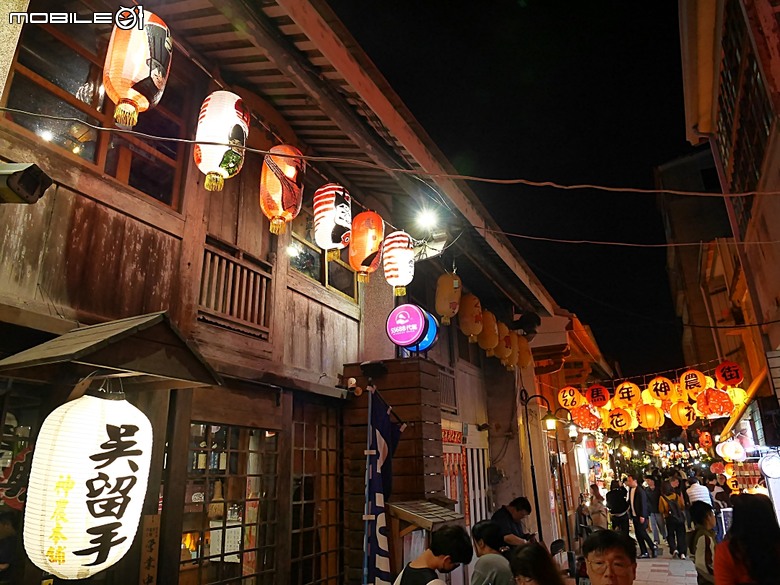 【小惡魔驫到成功】普濟殿燈會與馬年神農街花燈展,過年來臺南賞燈海 — 2026年新年走春 第二站