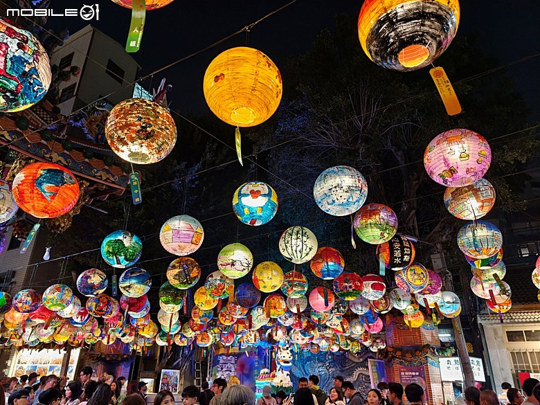 【小惡魔驫到成功】普濟殿燈會與馬年神農街花燈展,過年來臺南賞燈海 — 2026年新年走春 第二站