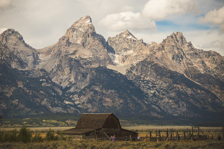 一個人一台車一路向北直到世界的盡頭 – 兩個月的公路露營旅行 – EP 11 – 河中央的那一眼