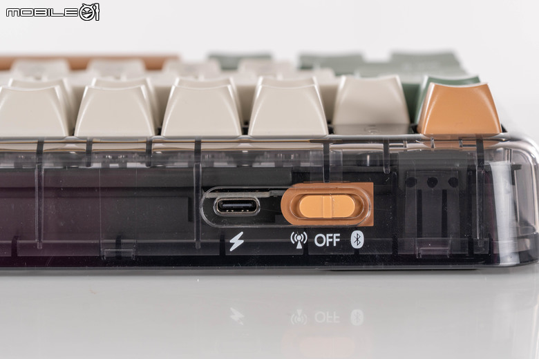 ASUS Jelly75 鍵盤（KD201）開箱 在經典外型設計中提供高度客製化的敲擊感受