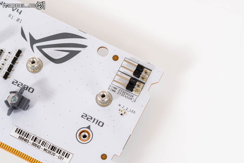 ROG CROSSHAIR X870E GLACIAL 主機板開箱實測 不光配置性能頂尖 更具備雙 10 GbE 海量高速傳輸