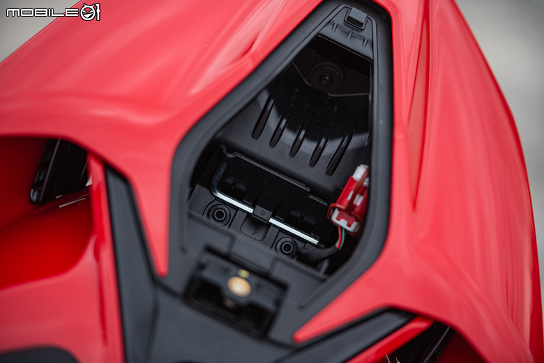 點我看大圖 DUCATI Streetfighter V2 S試駕報告|新年就要紅的喜氣、滿滿都是操駕樂趣!