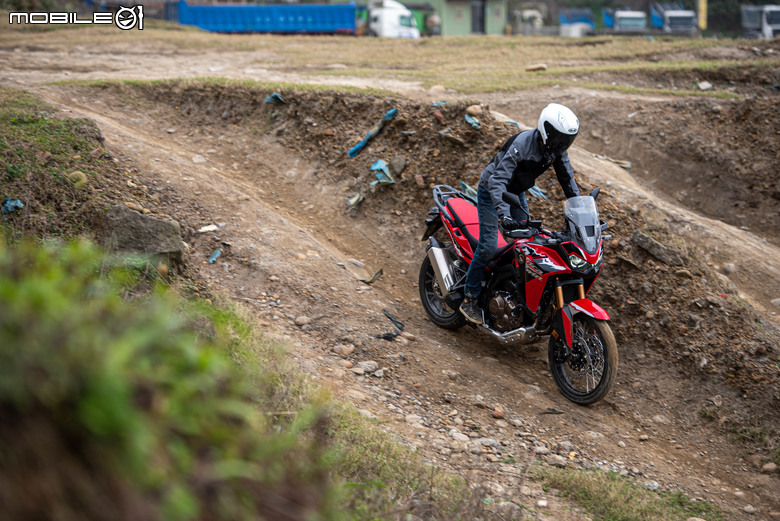 2026 HONDA AFRICA TWIN 1100 ES / ADV SPORTS 雙車試駕小改款，全面電子懸吊時代來臨