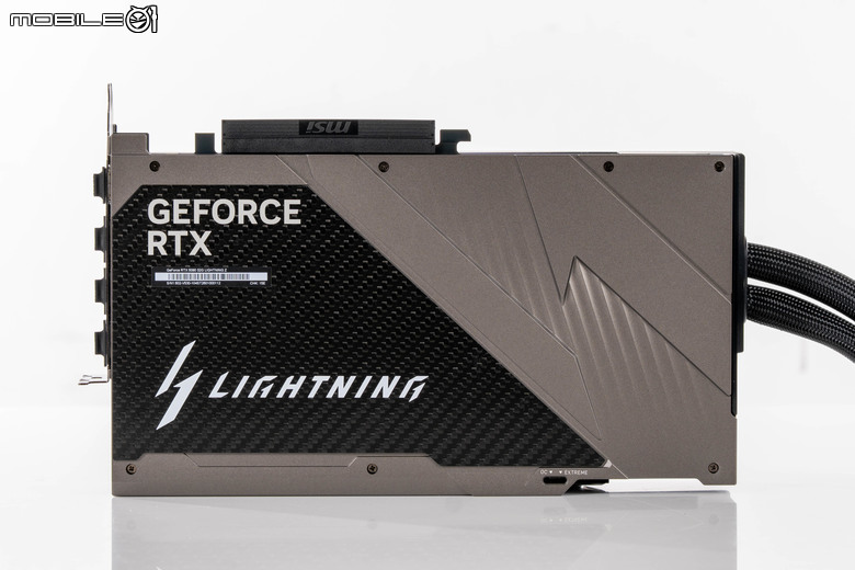 微星 GeForce RTX 5090 32G Lightning Z 顯示卡開箱實測 打造效能天花板 全球限量 1300 張的超頂之作