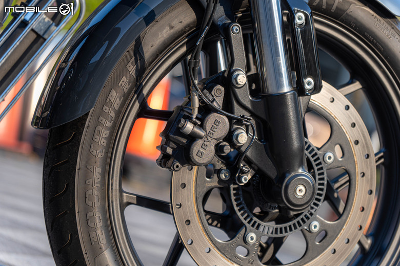 Royal Enfield Shotgun 650 試駕｜百年機車魂的傳承與新生。