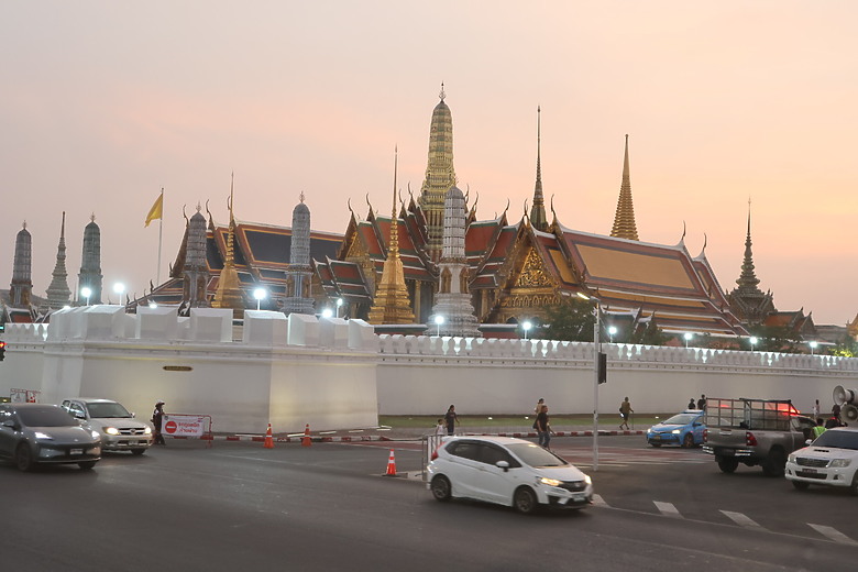 點我看大圖 泰國曼谷--Dusit Central Park百貨/唐人街夜市/ICONSIAM購物中心/美食觀光巴士/BIG C伴手禮天堂/朱拉隆功夜市