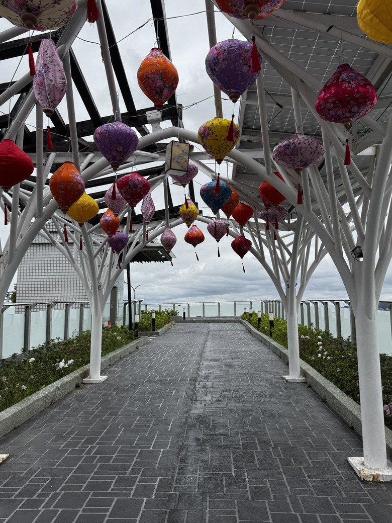 【小惡魔驫到成功】新年不跑遠，在城市裡找一片空地，帶著孩子內湖運動公園放電去