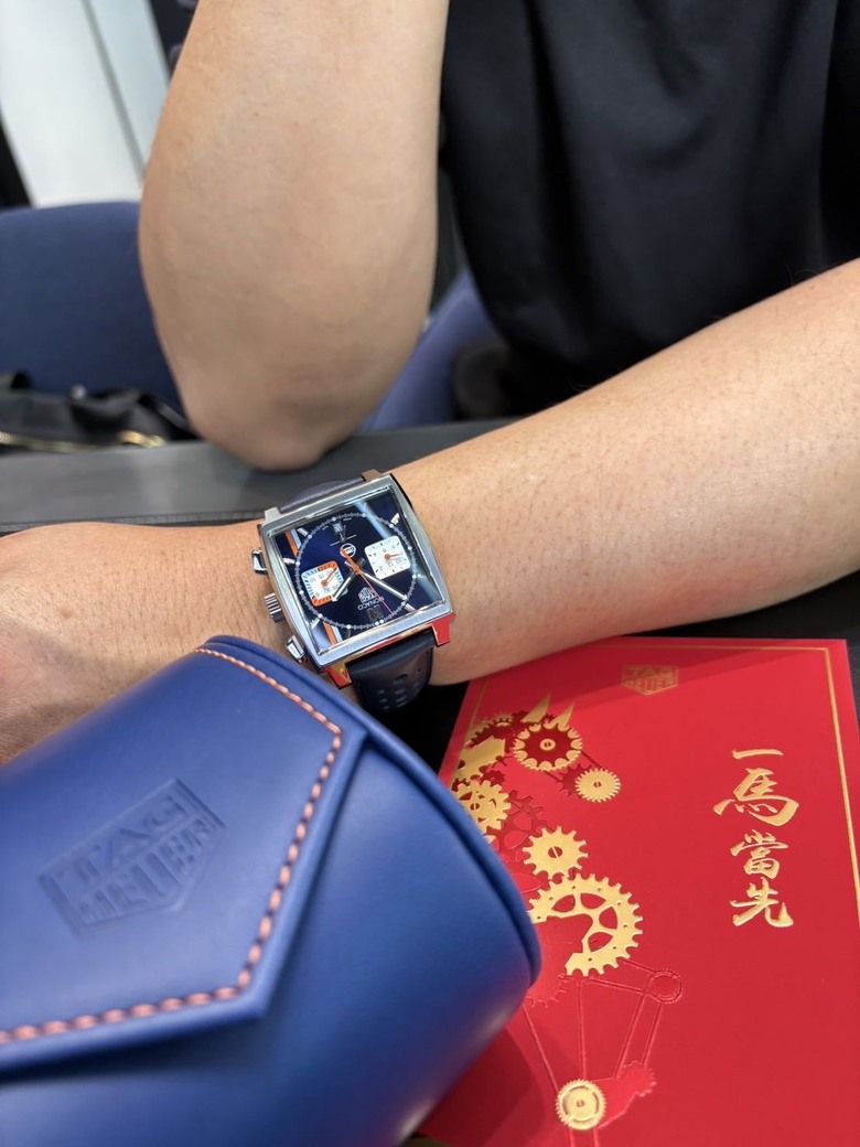 新年開箱 / TAG HEUER 在一片 Carrera 的浪潮下,我默默選擇了 Monaco