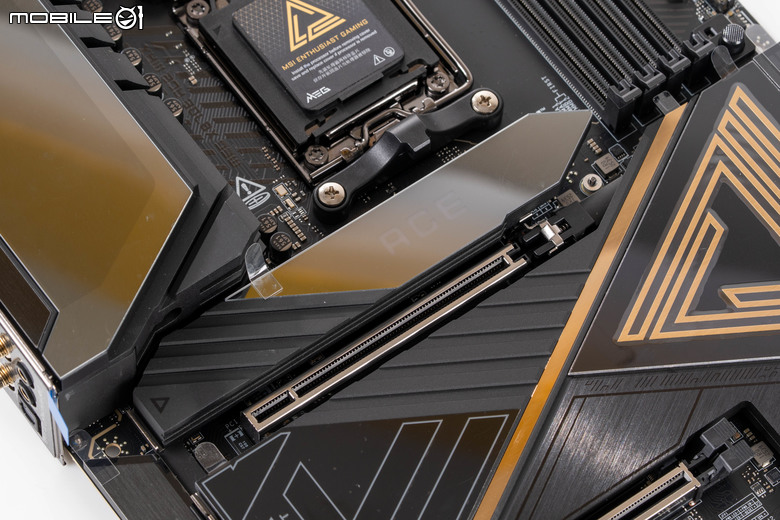 微星 MEG X870E ACE MAX 主機板開箱實測 在滿載規格配置中提供更高超頻潛力