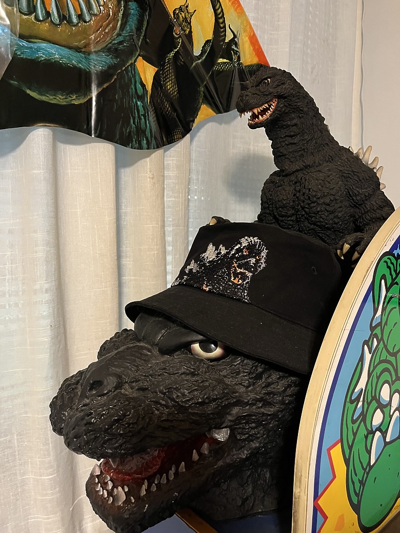 【小惡魔驫到成功】哥吉拉來襲！高雄鹽埕「怪獸喫茶」咖啡店