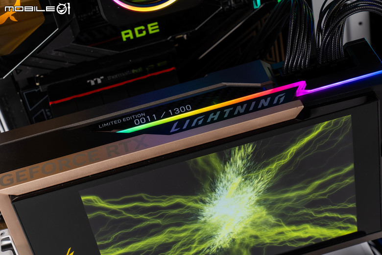 微星 GeForce RTX 5090 32G Lightning Z 顯示卡開箱實測 打造效能天花板 全球限量 1300 張的超頂之作