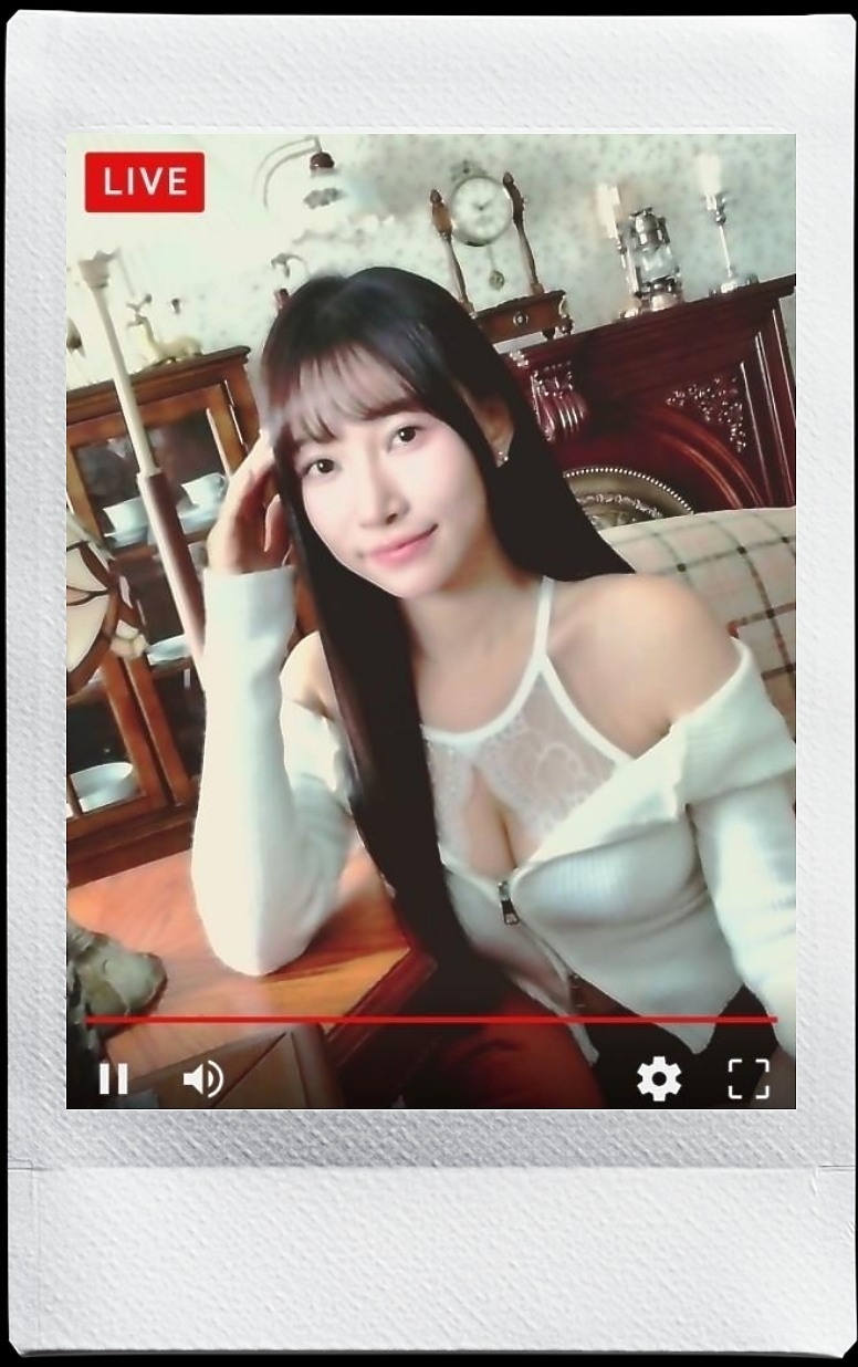 富士 instax mini Evo Cinema 評測｜「年代轉盤」玩出百種風格、15 秒影片帶你穿越時空！