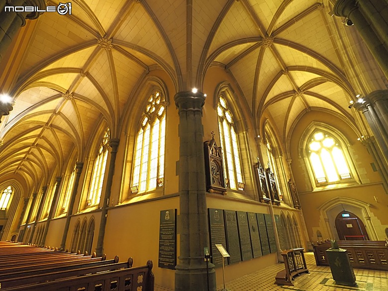 墨爾本CBD之聖巴特利爵主教座堂 (Saint Patrick's Cathedral)、皇家拱廊(Royal Arcade)、舊郵政局(Former General Post Office)、中央拱廊(Centreway Arcade)、咖啡巷(Degraves St)，附掛墨爾本經典咖啡館 Brunetti Oro Flinders Lane — 2026東澳洲四大城巡遊之墨爾本段 第2部