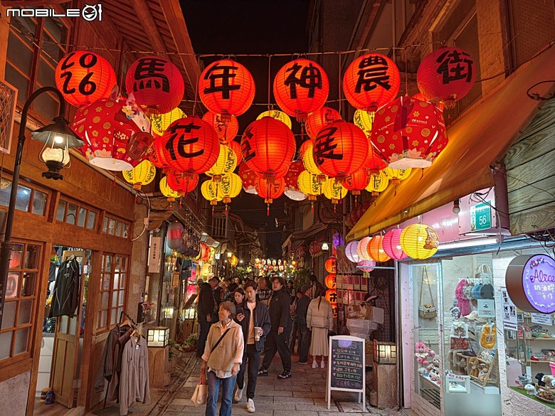 【小惡魔驫到成功】普濟殿燈會與馬年神農街花燈展,過年來臺南賞燈海 — 2026年新年走春 第二站
