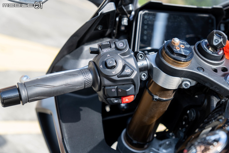 YAMAHA YZF-R9 試駕｜三缸新浪潮正式開啟跑車新紀元。