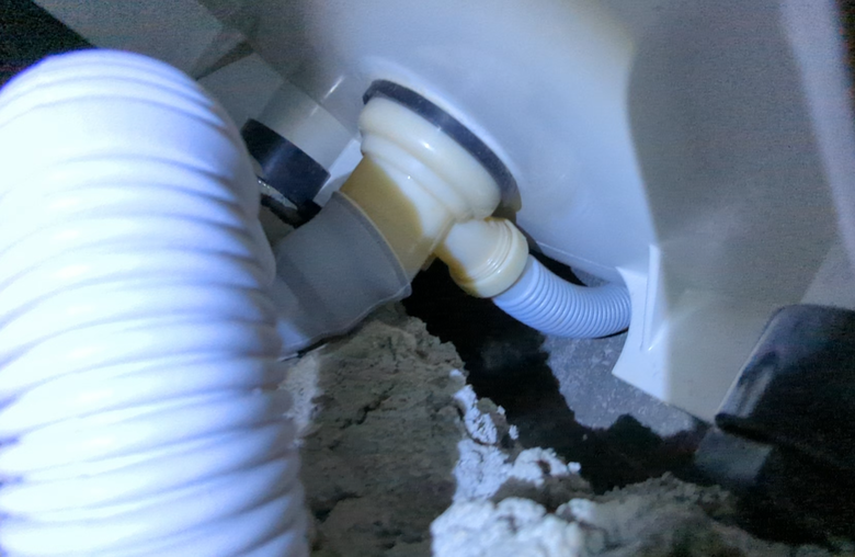 維修HCG和成浴缸下排水管