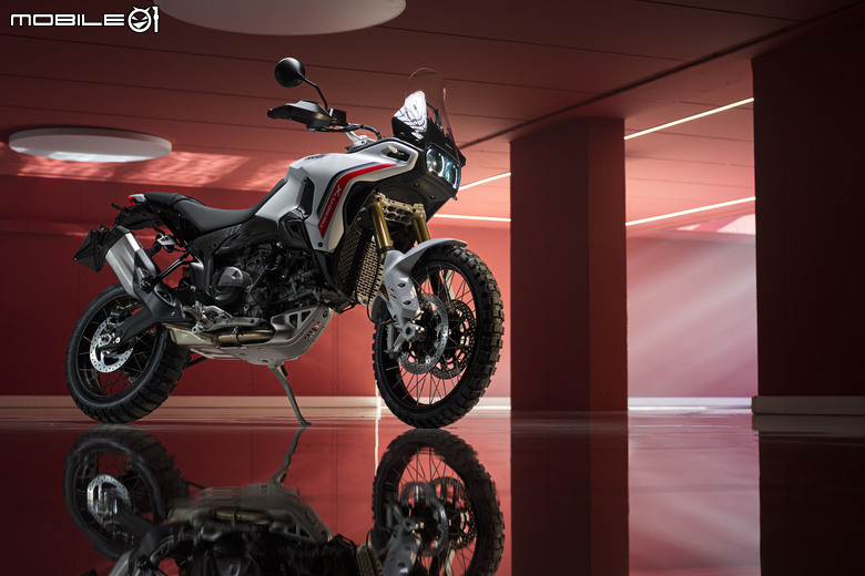 2026 DUCATI Desert X換引擎、換車架、換油箱、換造型！脫胎換骨重新登場！