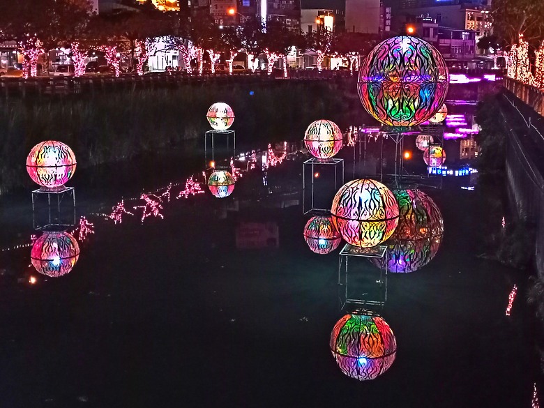 【小惡魔驫到成功】屏東燈節萬年溪燈區