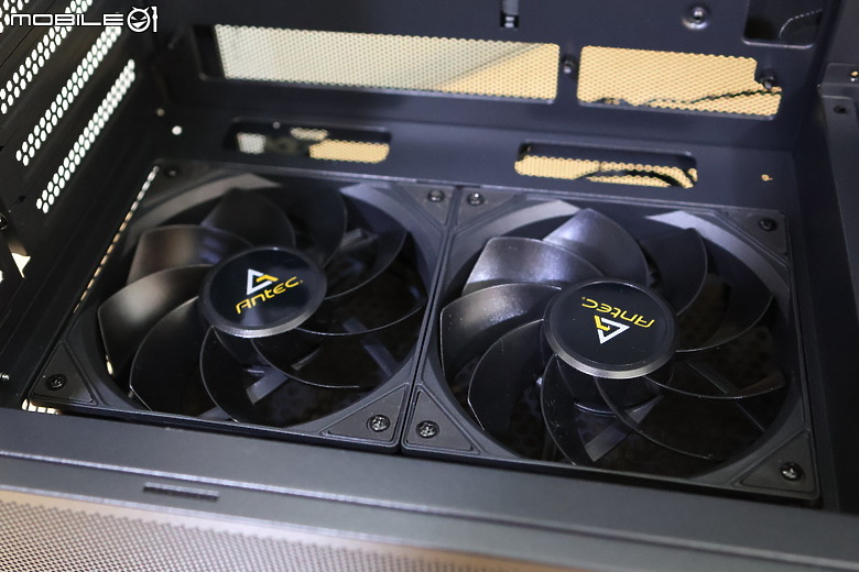 Antec FLUX REAR 兼顧散熱與質感的實木設計