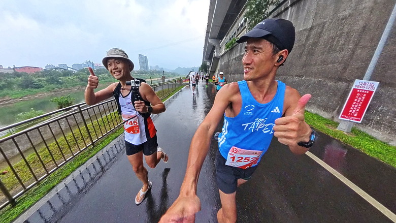 (映像運動) “2025臺北馬拉松 EP3”找回成功挑戰初馬的感動in 2025臺北馬拉松 42k(天氣：陰雨、起跑氣溫：20、濕度：84%)