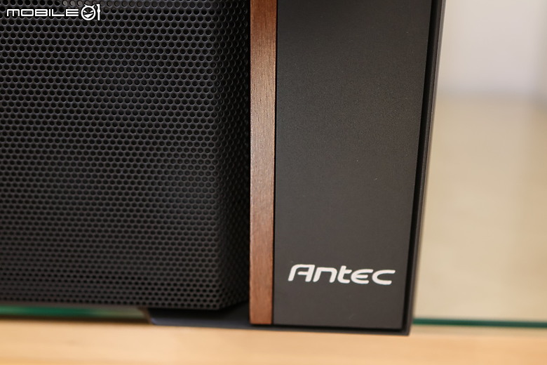 Antec FLUX REAR 兼顧散熱與質感的實木設計