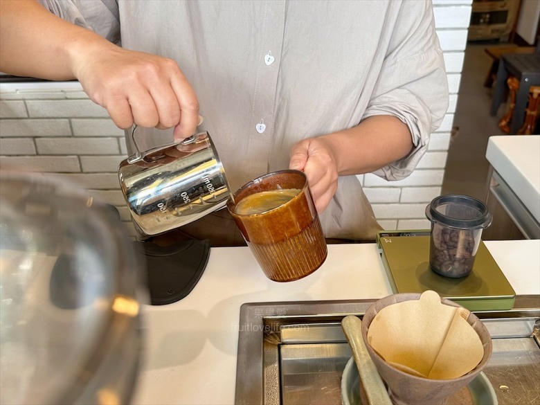 漂浮冰咖啡醒獅、祥龍相當吸睛,還有以勇字拉花來結合白沙屯