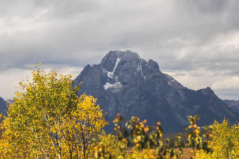 一個人一台車一路向北直到世界的盡頭 – 兩個月的公路露營旅行 – EP 11 – 河中央的那一眼