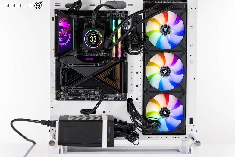 微星 MEG X870E ACE MAX 主機板開箱實測 在滿載規格配置中提供更高超頻潛力